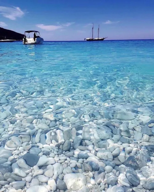 Thumbnail Greece's Paradise Beach: A Heavenly Escape