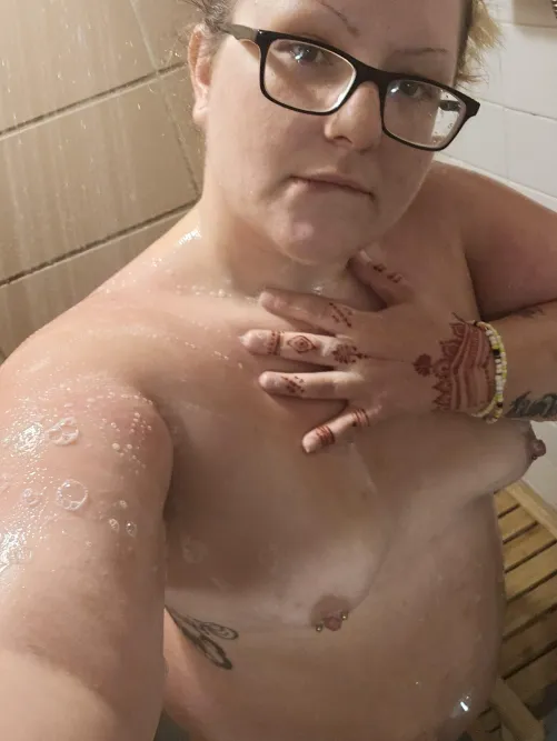 Thumbnail Reina_Lokita_21: Soap Up My Tits and Ass - BBW Bath Adventures