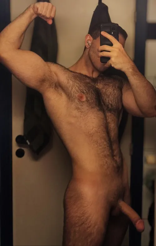 Thumbnail Discovering the Appeal of Hairy - bwdock | GaybrosGoneWild