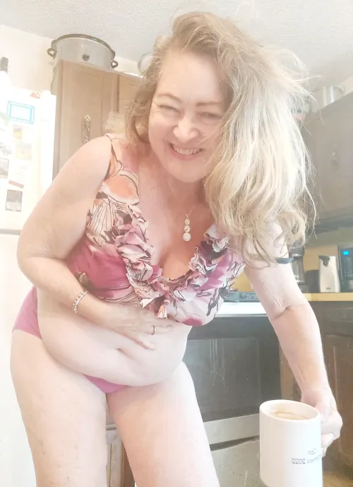 Thumbnail Mature Playtime with blondiedi1223 on OnlyFans