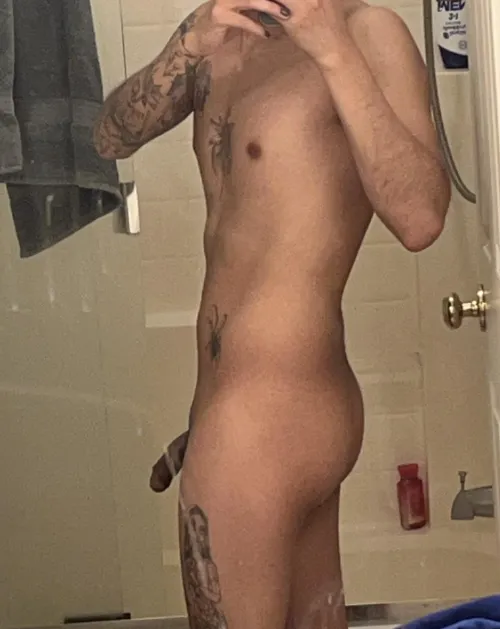 Thumbnail Quick Shower Snap: Spontaneous Moment | hotguyswithtattoos