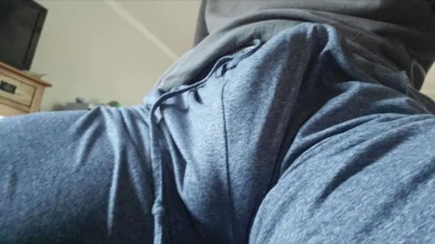 Thumbnail Love These Sweats: A 32-Year-Old's Bulging Confession by boner488