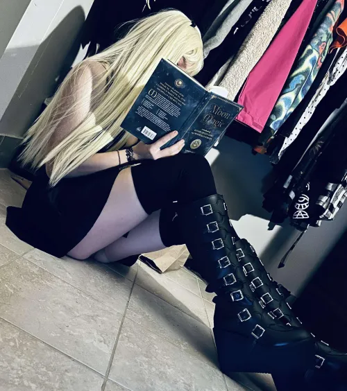 Thumbnail SuccessfulFlower2047 Completes Stunning Misa Amane Cosplay