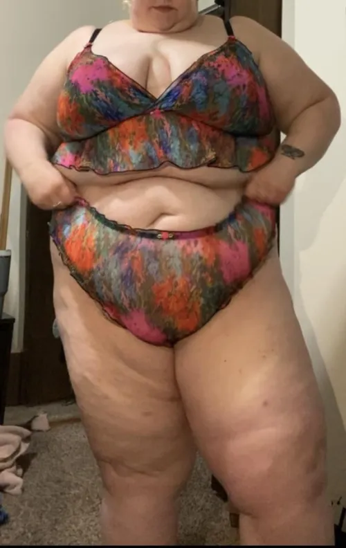 Thumbnail Gillekm Feels like Art in I Feel Like a Painting in This Piece - BBW Magic