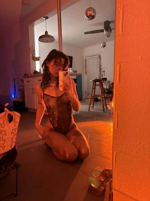 Thumbnail Pole Dancing Adventures: Jessiebellexxx_ in xsmallgirls Identity