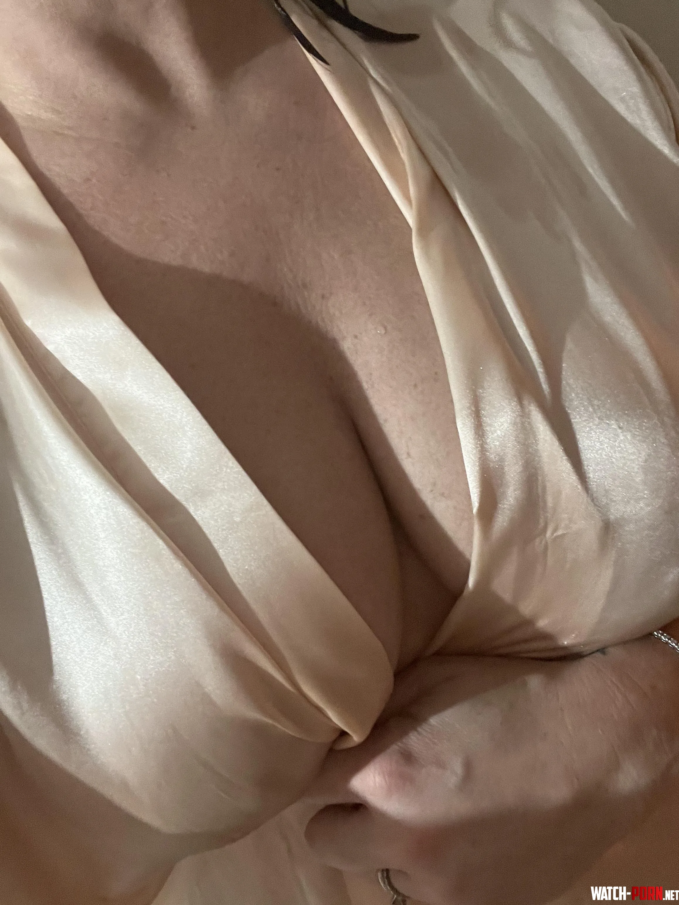 Cum and watch me peel back my robe to reveal whats underneath  by RoseHall84