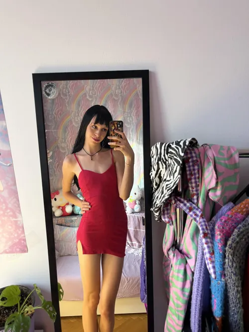 Thumbnail PetiteCherryy's Petite Body Stuns in Revealing Tight Dress