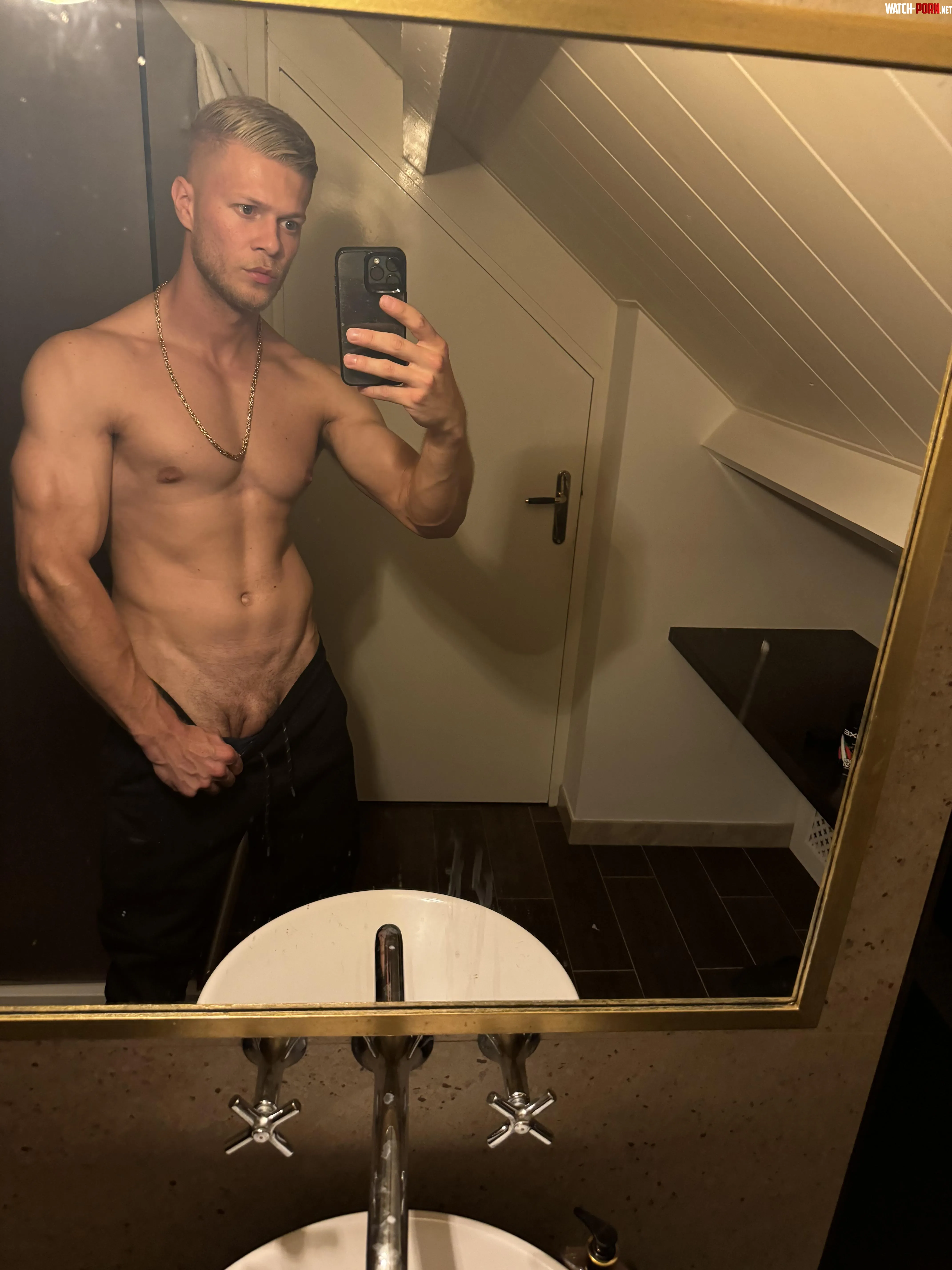 Need a bro to pump my load in 25 by Dutchblondee