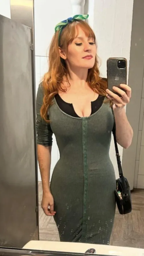 Thumbnail Appreciating Curvy Green Dress by Lonkane: RedheadedGoddesses Vibes