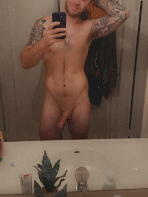 Thumbnail jacksonsub Prompts Honesty 'Be honest btw Im a grower not a shower' in ratemycock