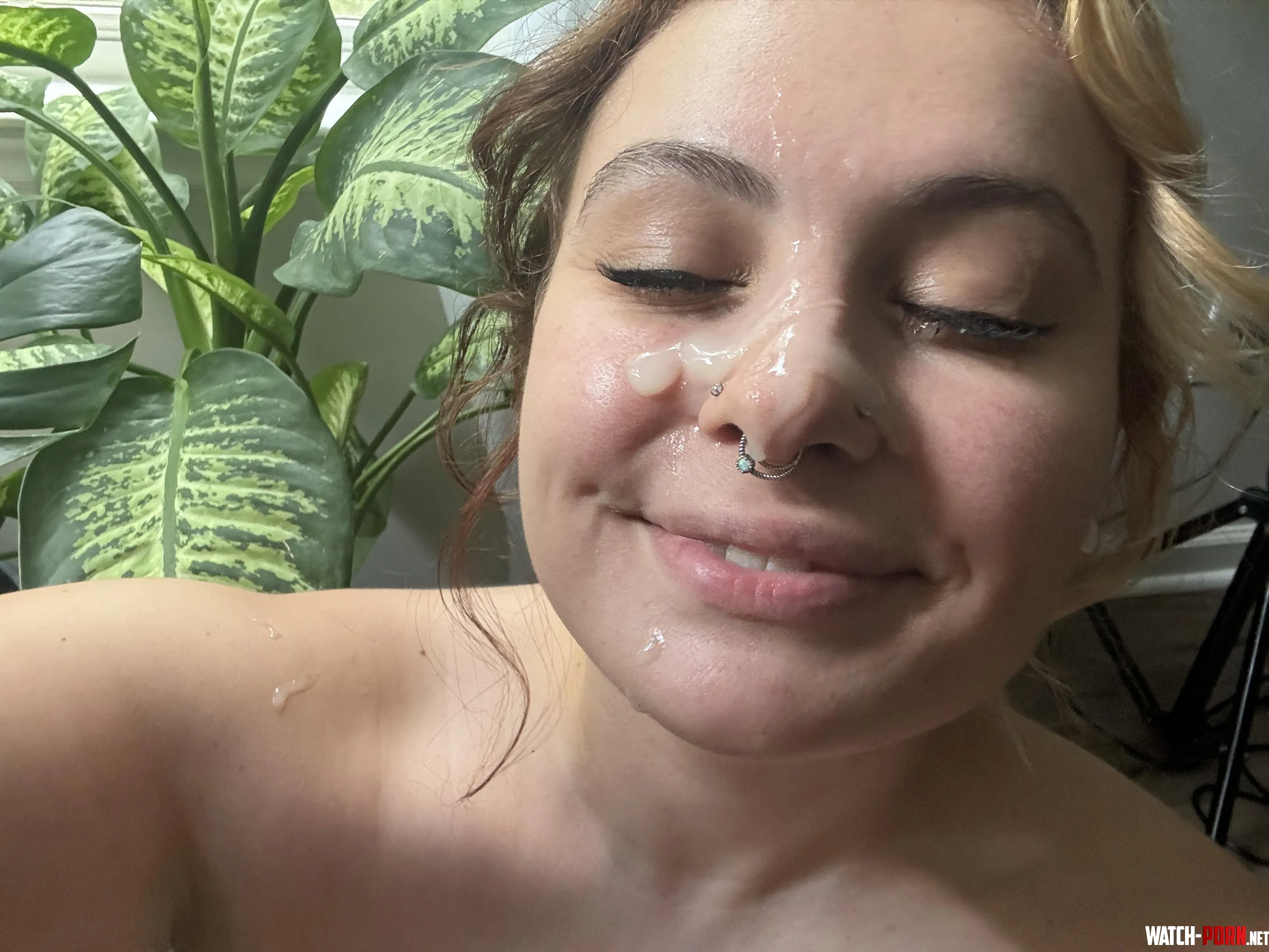 Happy cum slut  by desssybb