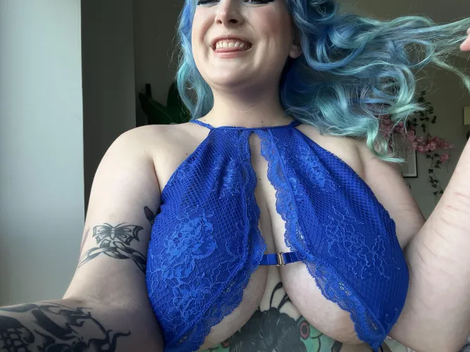 Thumbnail Violetbabyxx00 Reveals Favorite Color Preference | GirlswithNeonHair