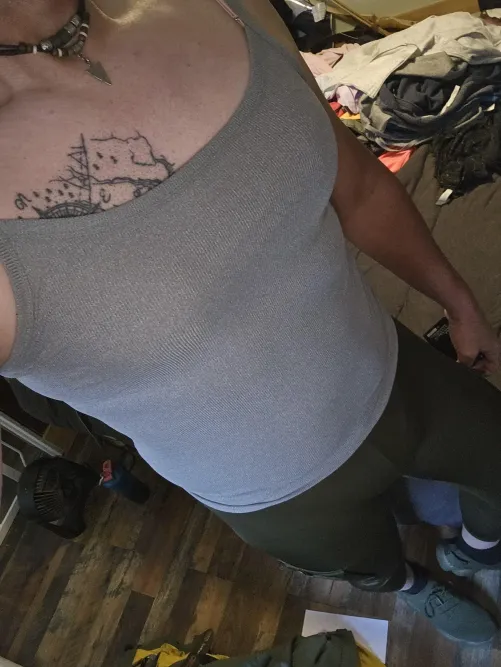 Thumbnail Feeling Good Today - Love from Background_Walk5786 in femboy Category