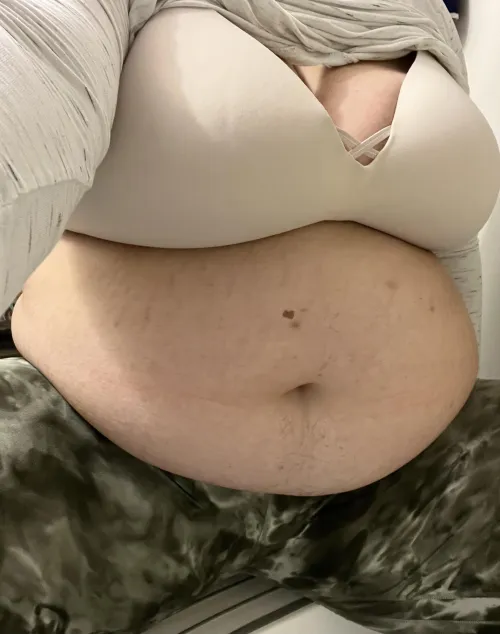 Thumbnail Uncontainable Belly Beauty from mamadomme