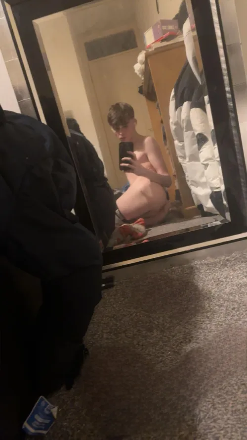 Thumbnail Seeking a Dominant: Bend Me Over at 19 - Good_Loud | GaybrosGoneWild