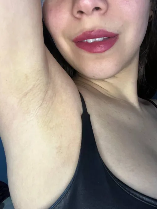 Thumbnail Passionate Pleasures: Cumming on Armpits with lovelyskms