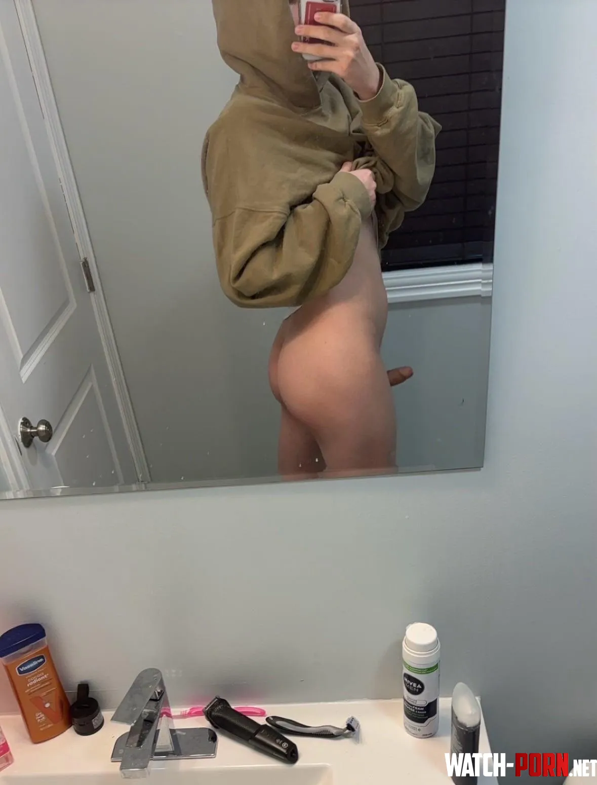 I need a big cock to come tap this ass by Air_08yt