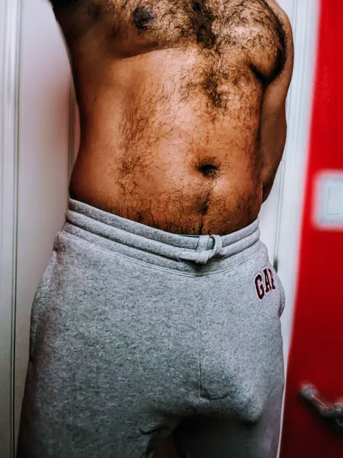 Thumbnail Are Grey Sweatpants Still a Thing 40? Exploring Trends | Bulges Category