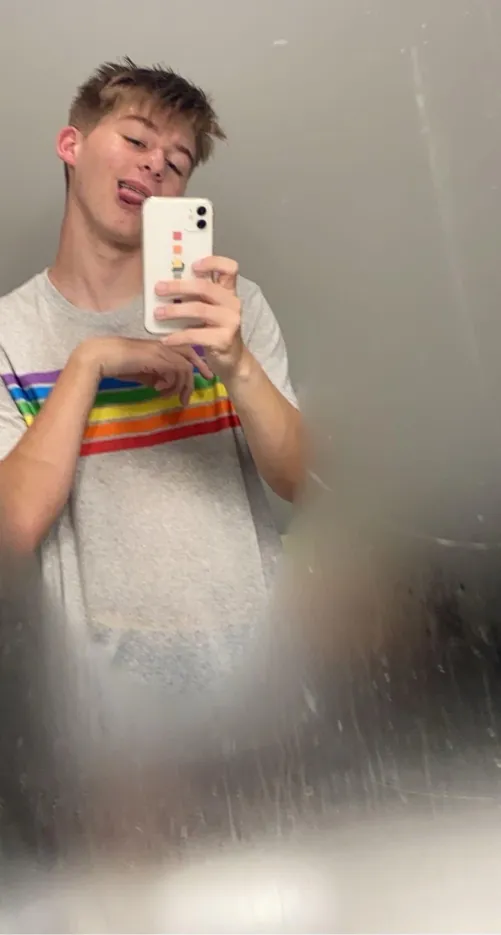 Thumbnail Zach Jackson: 20M Seeking Friends in gaybrosgonemild Community