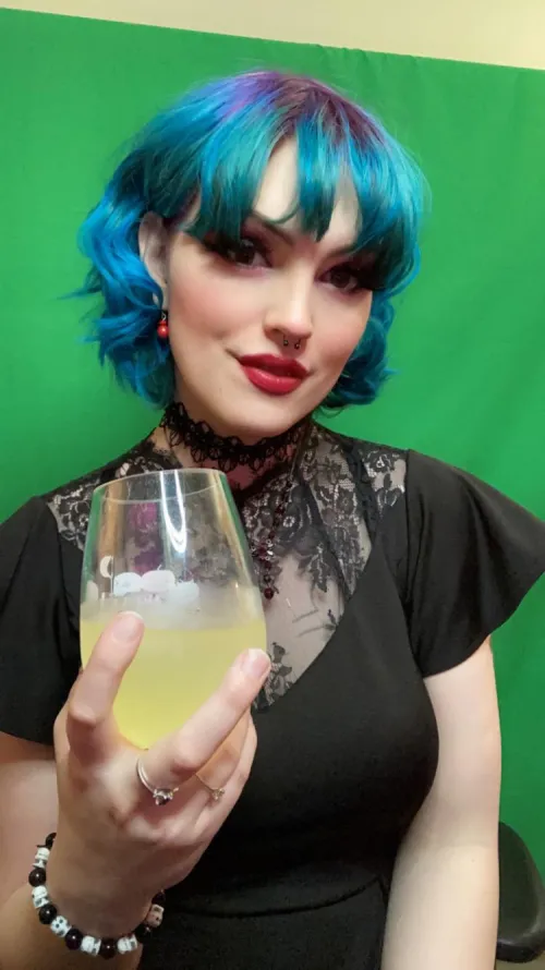 Thumbnail Join Cyren_EXE for a Virtual Drink - Cyren_EXE