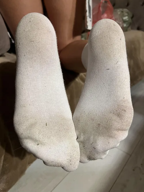 Thumbnail FlexyF0x Delves into the Connection Between Dirty Socks and Hot Nights