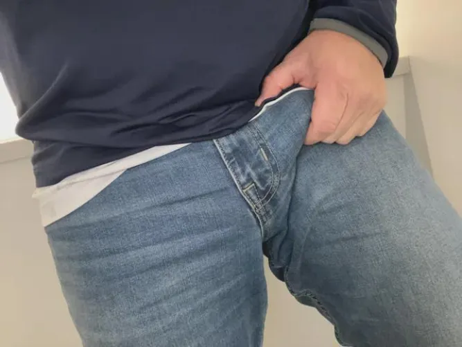 Thumbnail Bulge Showoff for a Happy Friday by Daddyshowoff999