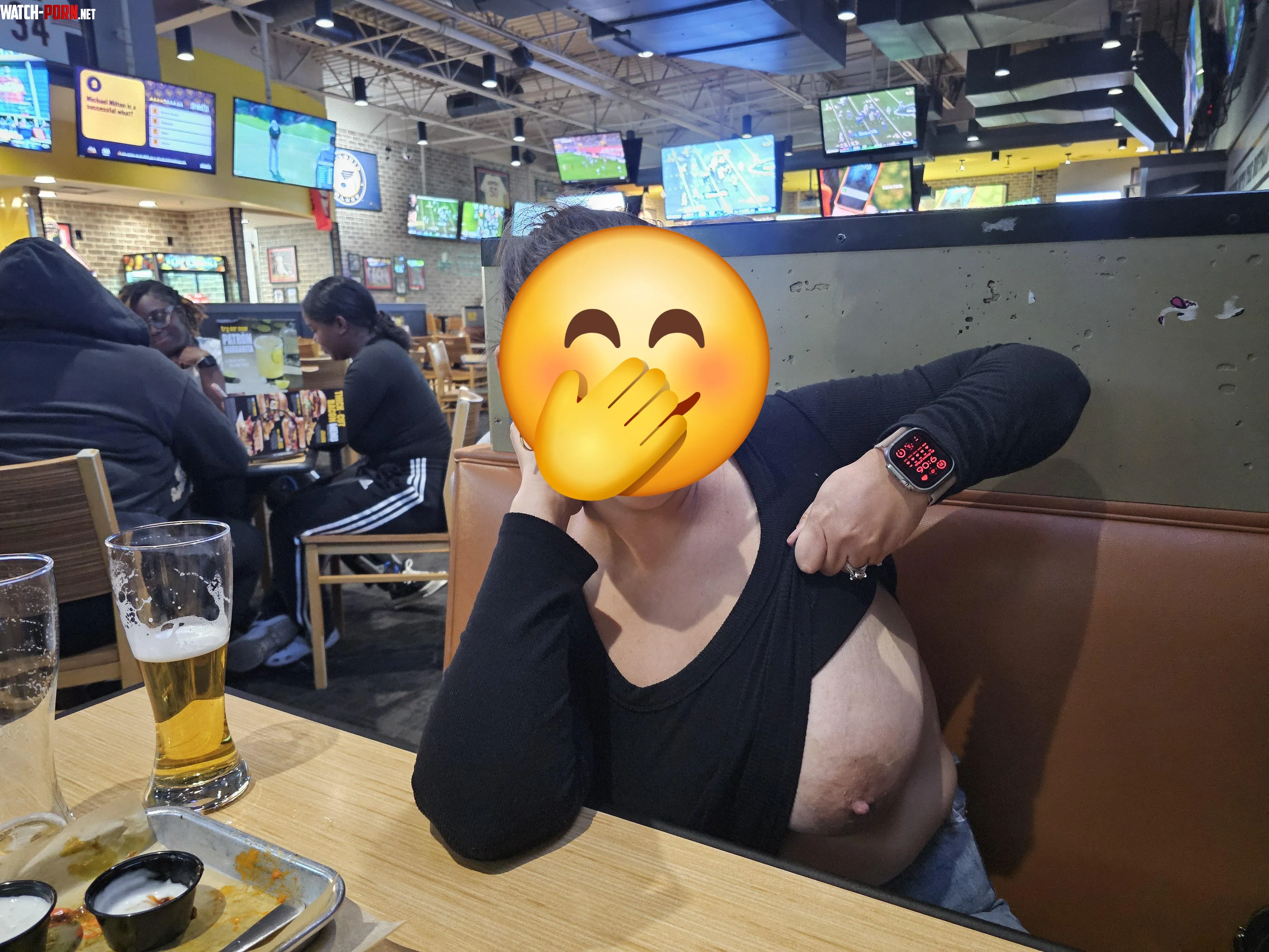 Wanna cum have a beer with me by tatas4days87