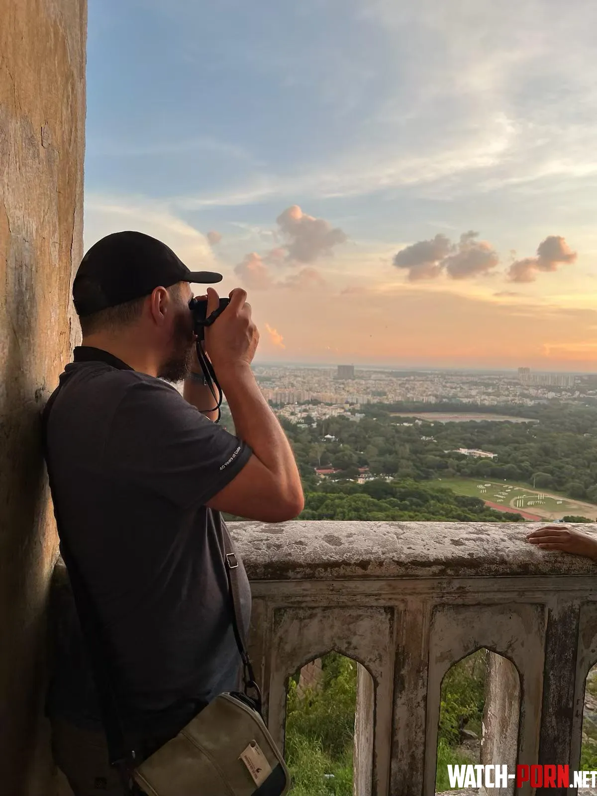 Capturing an absolutely stunning sunset in Hyderabad by gsousa