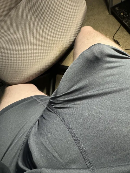 Thumbnail Author No-Internet6374 Shares 19-Year-Old Perspective in Bulges Category