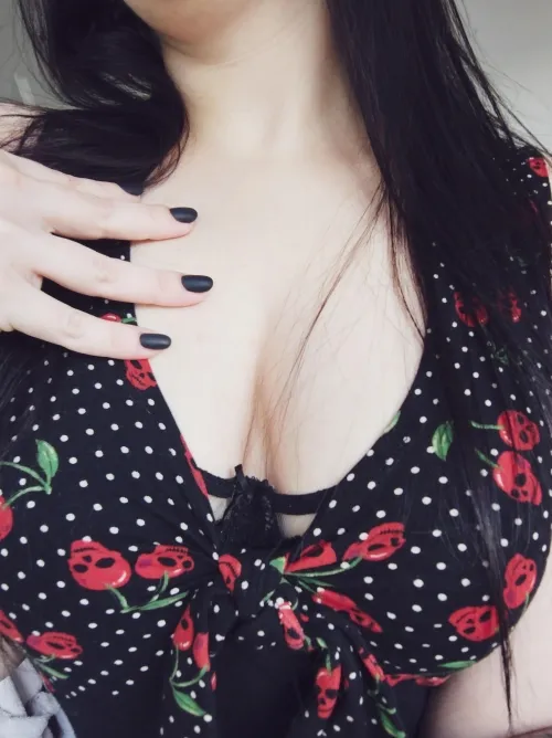 Thumbnail Vintage Beauty: Noriko-san's Engaging Rockabilly Style | mycleavage