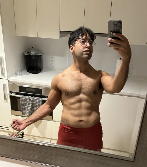 Thumbnail Post-Gym Glow: gerardnyc Radiates Confidence | gaybrosgonemild