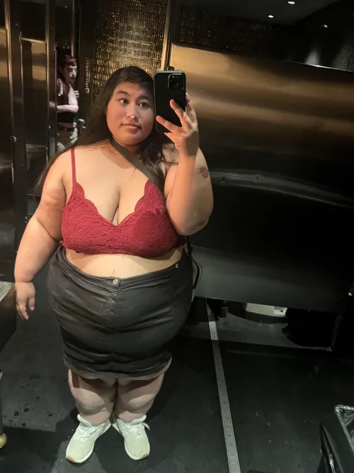 Thumbnail Surviving Rough Times in a BBW Body - shayrulezd00d