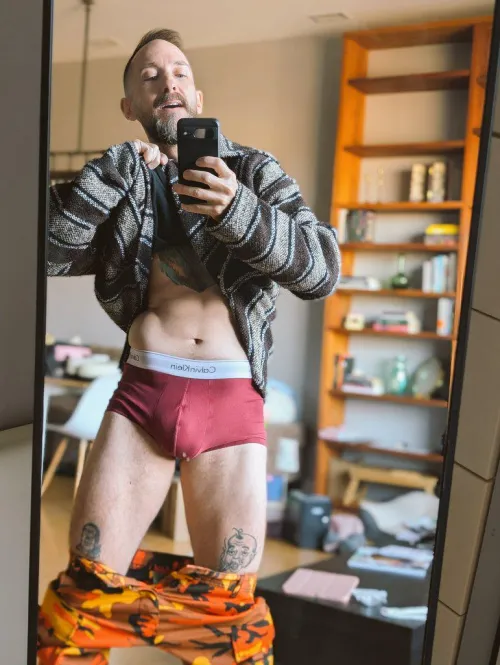 Thumbnail Sunday Morning Vibes - Teddy-Baer's Bulge | hotguyswithtattoos