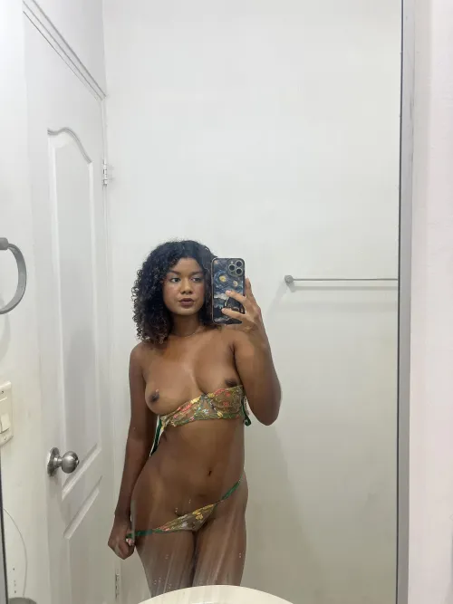 Thumbnail Sensual Shower Invitations: Ebony Amateurs Ready for You