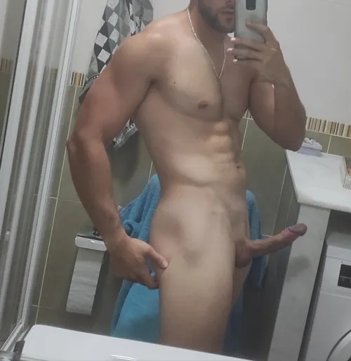 Thumbnail Feeling Small on ratemycock: TherskM's Perspective