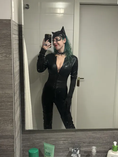 Thumbnail Sexy leather kitty by sirenskiss3