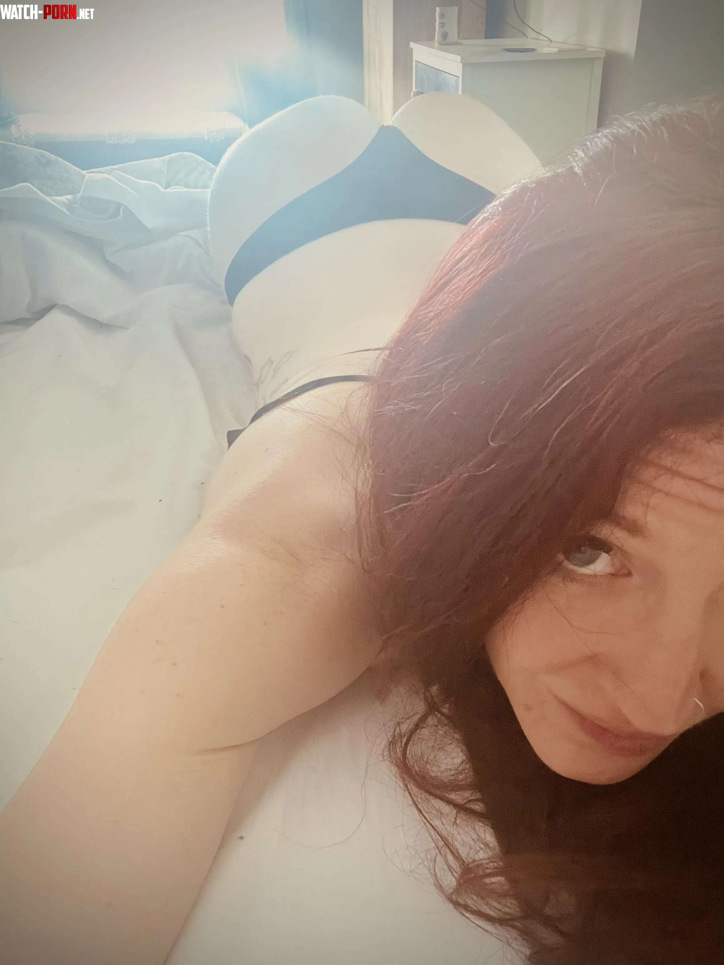 Lazy sunny Sundays make me feel some kind of way  by Scarlettmilfxxx