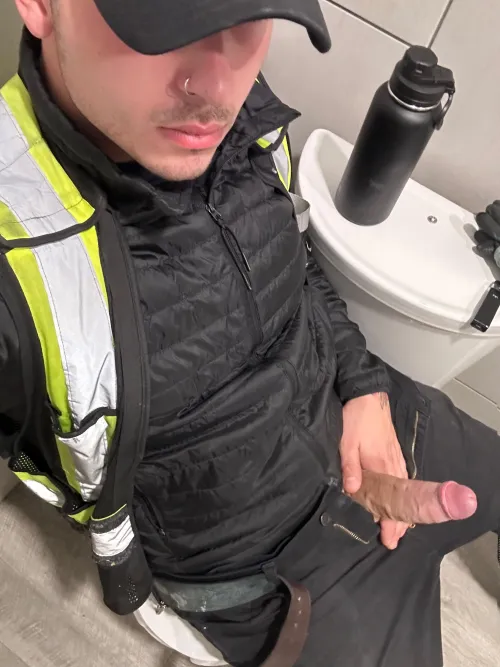 Thumbnail Workday Desires: Horny at Work - A Confession by Killimanjaro_ on GaybrosGoneWild