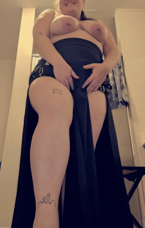 Thumbnail Exploring Below: danin0pants' Sensual Journey in bigtiddygothgf Category