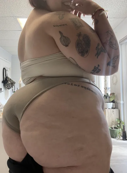 Thumbnail BBW: Gooooood Morning by Rooftop-Glows