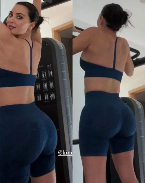 Thumbnail Kim Kardashian: A Look into CelebrityButts by Competitive-Stress22