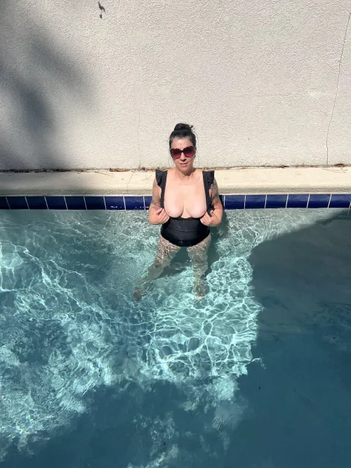 Thumbnail Poolside Flash: sdgordo1891's Playful Morning Revelation