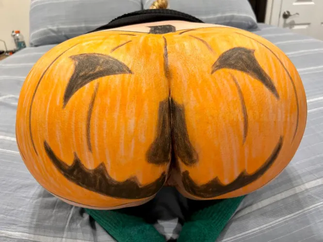 Thumbnail Nicoledahlia's Proclaims: Witness My Massive Jackofflantern Booty