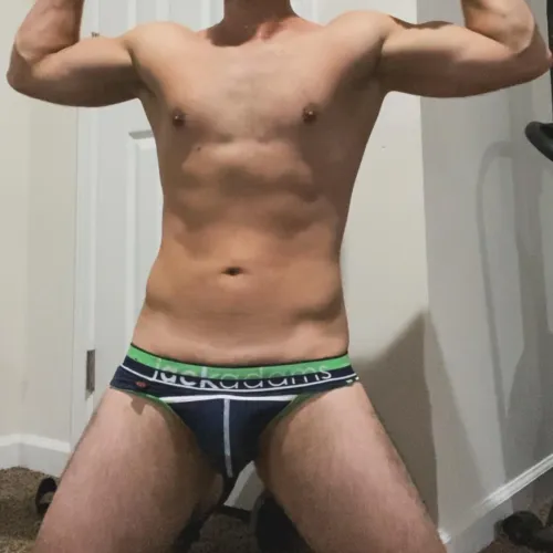 Thumbnail Seeking Approval: Assessing bixfitstud's Bulge | Bulges