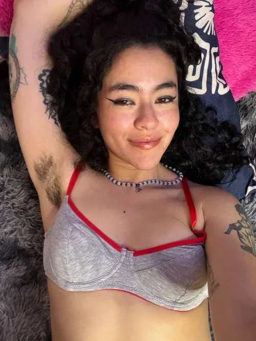 Thumbnail Party_Babez's Question: Embracing Hairy Pits