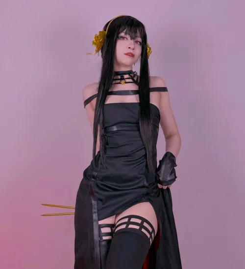 Thumbnail Stella's Yor Forger Cosplay: A Stunning Transformation