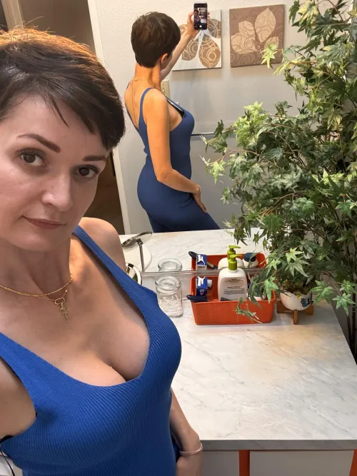 Thumbnail Embracing Imperfection: masha_nova's Journey with Tight Dresses