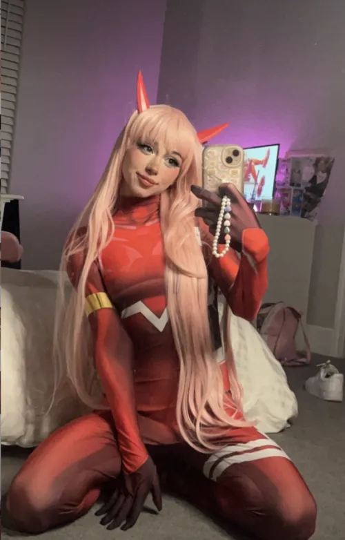 Thumbnail Dive into Cosplay: Zero Two's Allure by kennakins | sultrysiren3