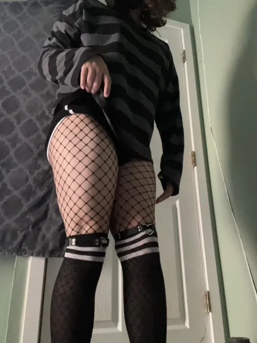 Thumbnail The Charm of Fishnets: Insights from Justagirly335 | femboy Category