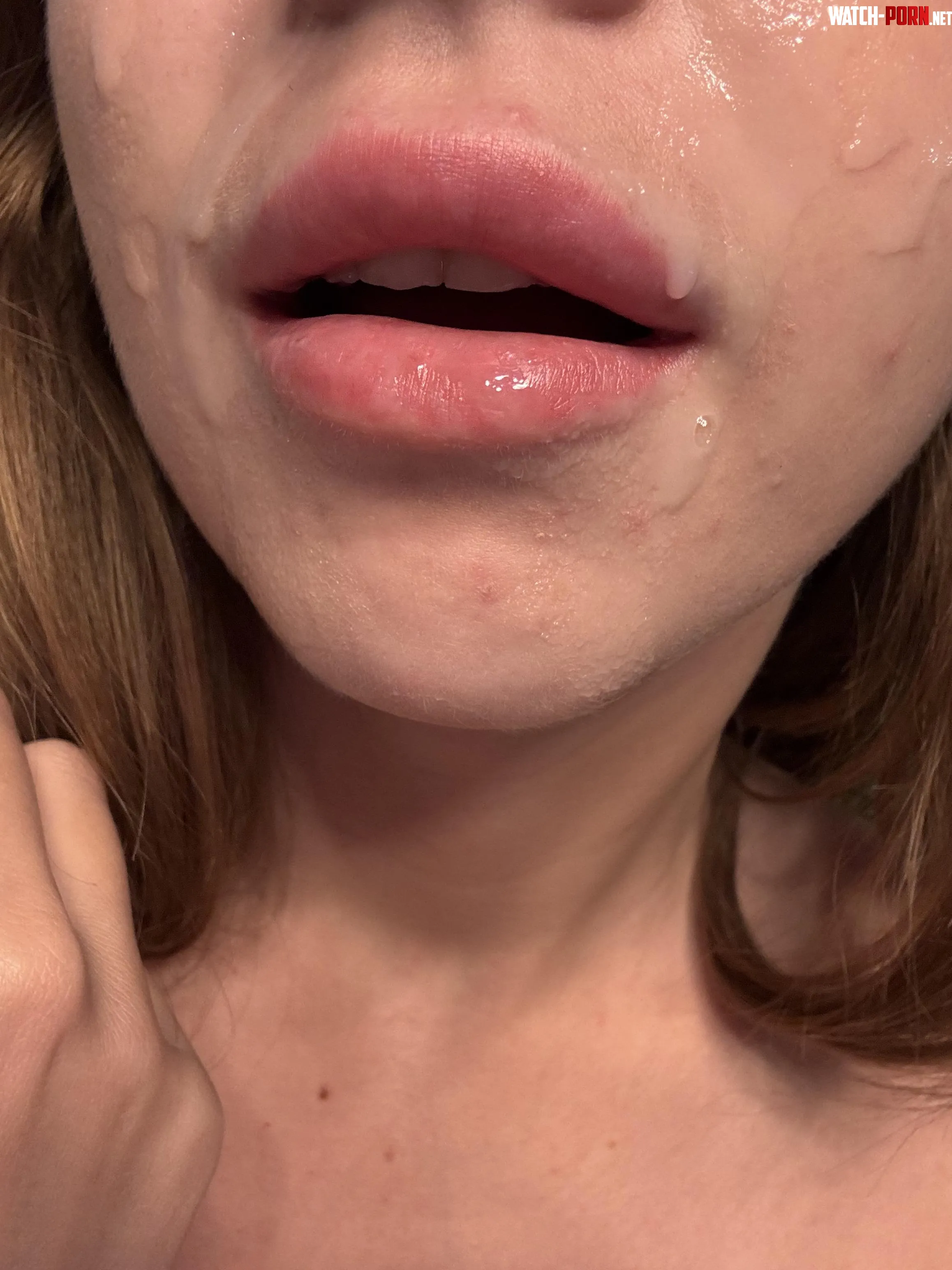 My lips need cum by Frahetha